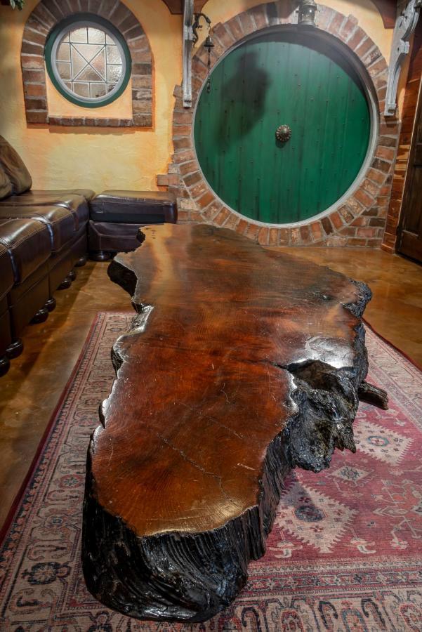 The Hobbit House, Fantasy Comes Home! Russellville Exterior photo