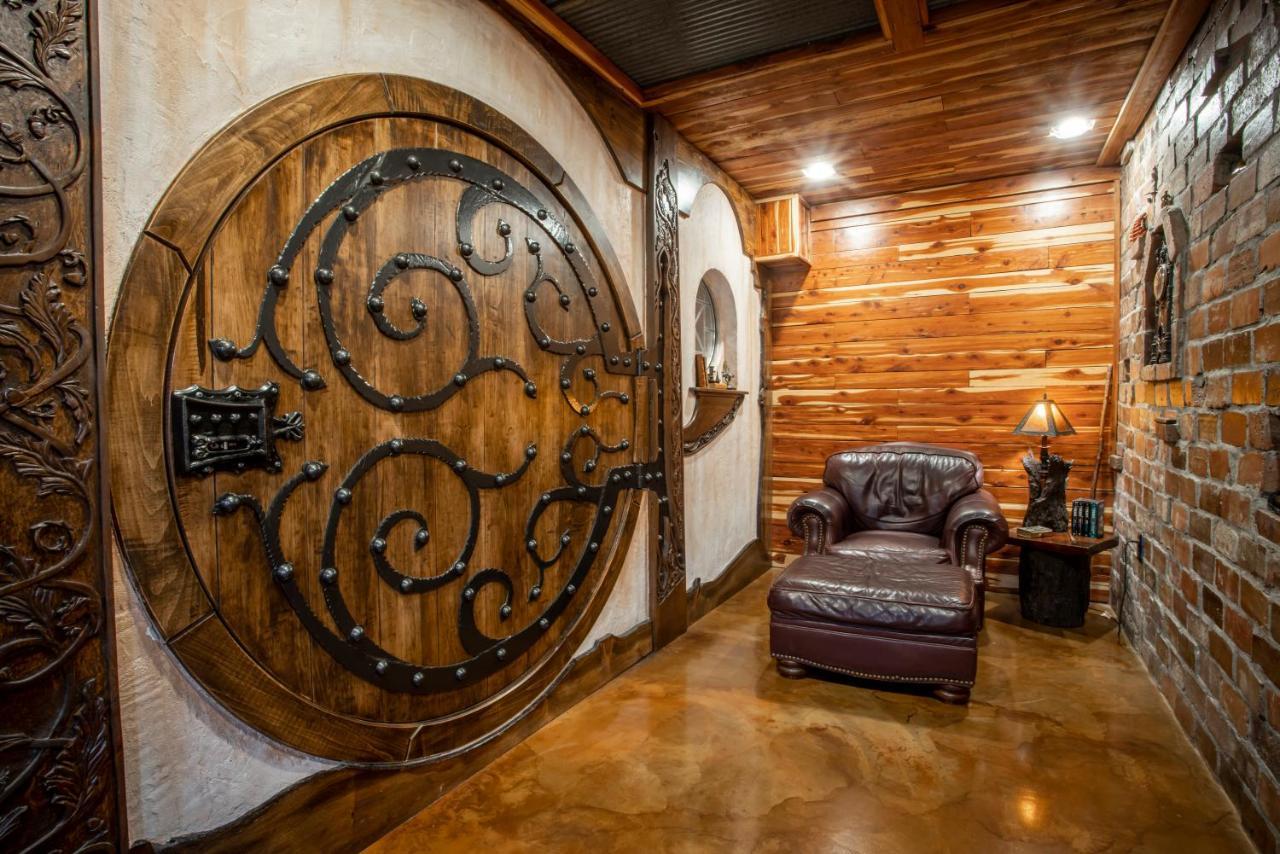The Hobbit House, Fantasy Comes Home! Russellville Exterior photo