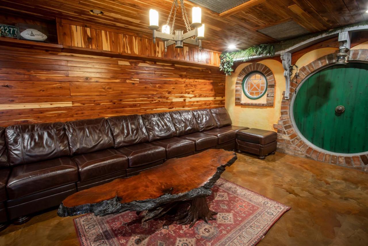 The Hobbit House, Fantasy Comes Home! Russellville Exterior photo
